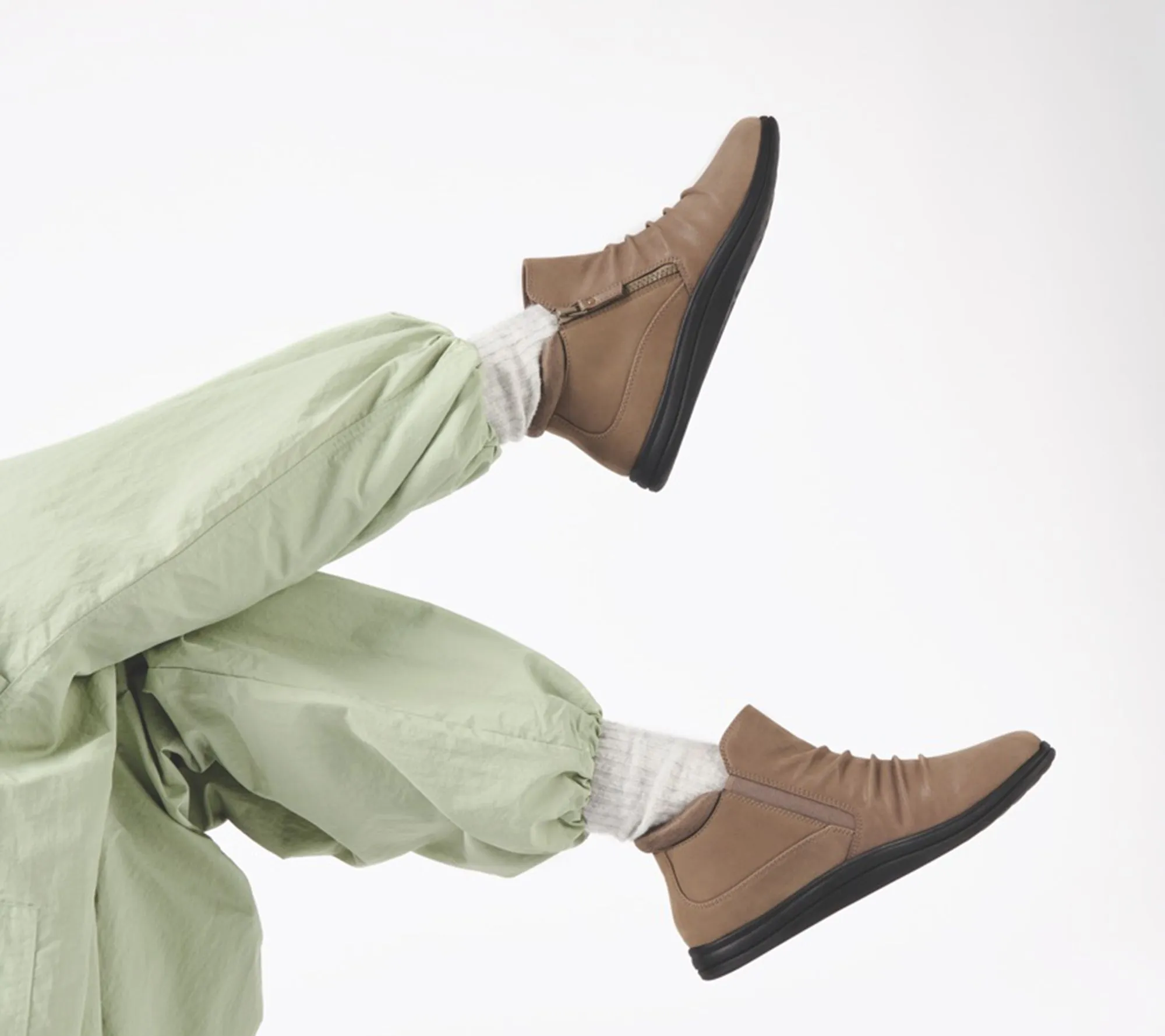 "As Is" Clarks Cloudsteppers Slip-On Booties Breeze Range