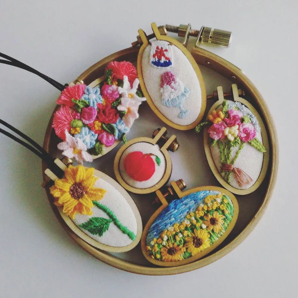 60*30mm oval (horizontal) Mini Embroidery Hoop Lasercut Frame Cross Stitch Frame Tiny Embroidery Pendant Tiny Hoop diy Embroider