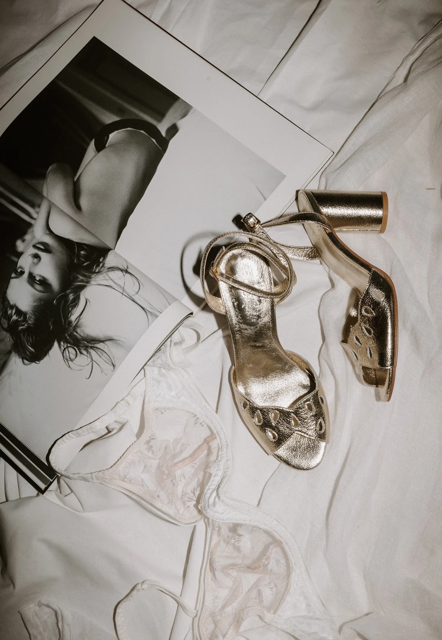 DIVINE - GOLD METALLIC LEATHER BLOCK HEEL SANDALS