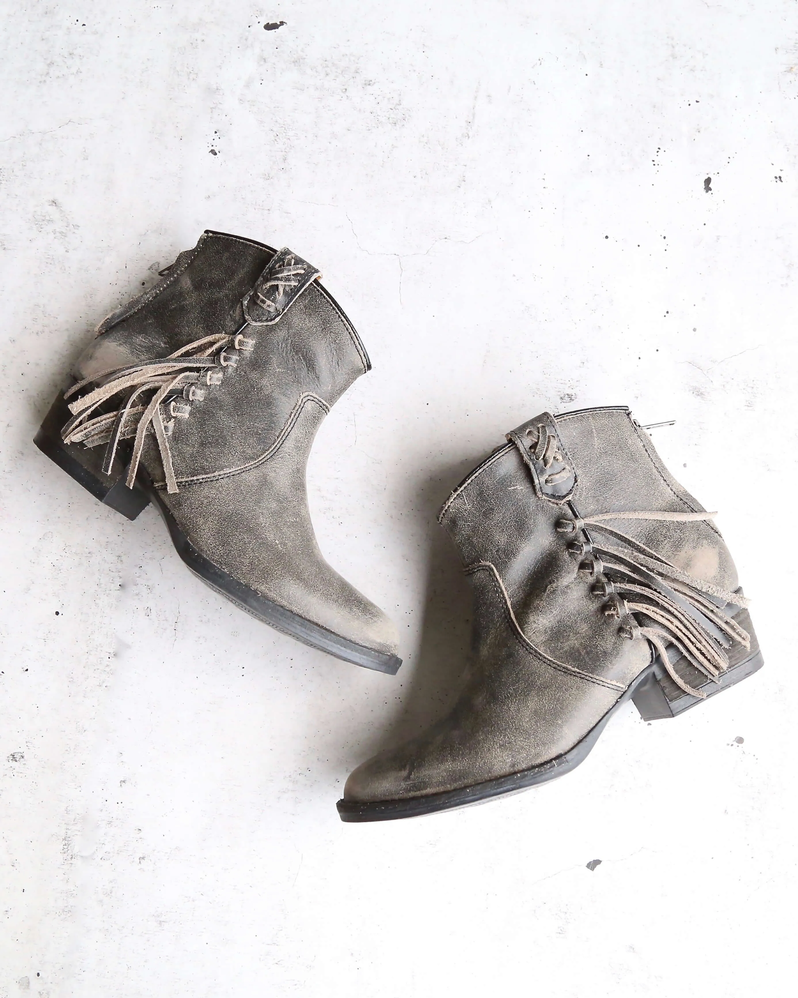 Final Sale - Very Volatile - Lookout Fringe Western Inspired Distressed Leather Booties in Charcoal