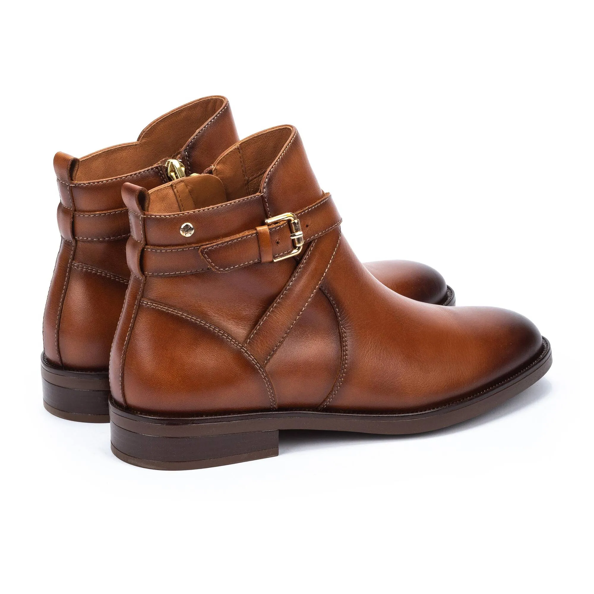 PUERTOLLANO Flat ankle boots with buckle