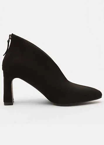 Quiz Black Low V Block Heel Boots | Kaleidoscope